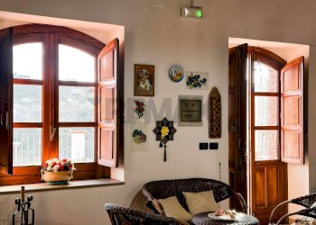 Soggiorno - Independent house Via romissa
 
Z7, Savoca - photo 41