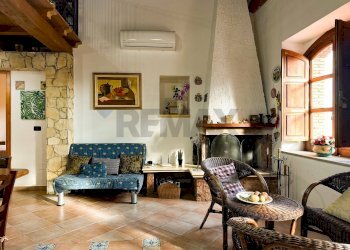 Soggiorno - Independent house Via romissa
 
Z7, Savoca - photo 43