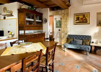 Sala da pranzo - Independent house Via romissa
 
Z7, Savoca - photo 44