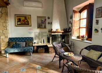 Soggiorno - Independent house Via romissa
 
Z7, Savoca - photo 45