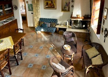 Soggiorno - Independent house Via romissa
 
Z7, Savoca - photo 48