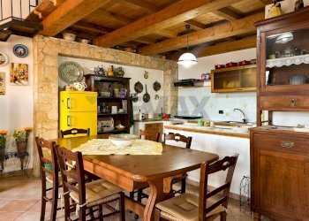 Sala da pranzo - Independent house Via romissa
 
Z7, Savoca - photo 62