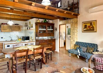 Sala da pranzo - Independent house Via romissa
 
Z7, Savoca - photo 73