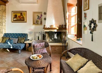 Soggiorno - Independent house Via romissa
 
Z7, Savoca - photo 78