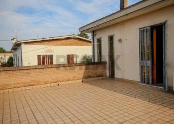 Terrazza - Semi-detached house Via Zilio
 
12, Tribano - photo 9