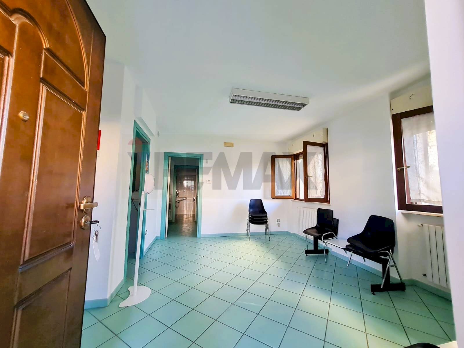 Soggiorno - Locale Commerciale via Adriatica
 
78, Francavilla al Mare - foto 1