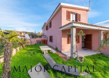 Foto 2 - Villa a Schiera Via Santa Maria
 
SNC, San Teodoro - foto 2