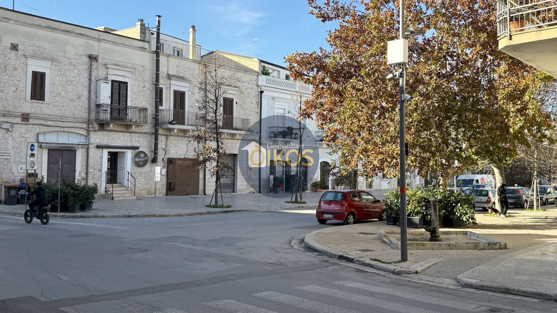 Foto 2 - Commercial Premises Via caduti di Tutte le Guerre
 
13, Acquaviva delle Fonti - photo 2