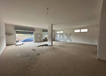 Stanza vuota - Locale Commerciale Via Antonello Da Messina
 
20, Misilmeri - foto 4