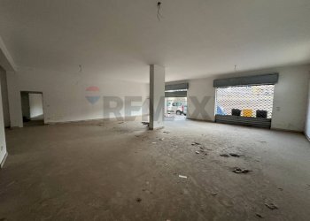 Stanza vuota - Locale Commerciale Via Antonello Da Messina
 
20, Misilmeri - foto 17