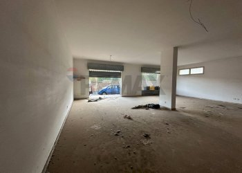 Stanza vuota - Locale Commerciale Via Antonello Da Messina
 
20, Misilmeri - foto 24