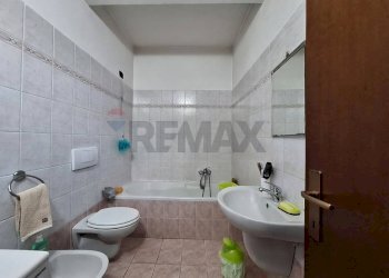 Bagno - Trilocale VIA CAVOUR
 
17, Castronno - foto 12