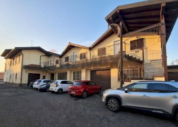 Casa all\'aperto - Bilocale VIA CAVOUR
 
19, Castronno - foto 3