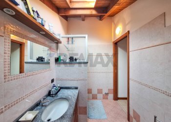 Bagno - Bilocale VIA CAVOUR
 
19, Castronno - foto 13