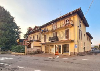 Edificio all\'aperto - Bilocale VIA CAVOUR
 
19, Castronno - foto 15