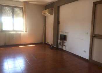 Foto 19 - Commercial Activity via umberto terracini
 
22, Cascina - photo 19