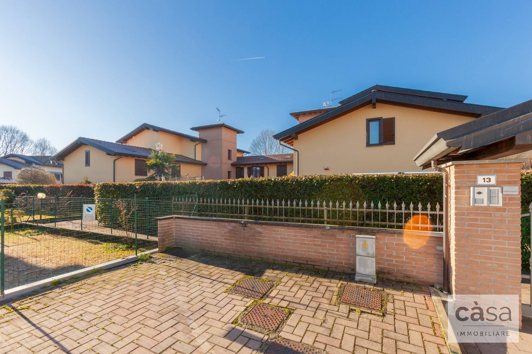 Foto 1 - Bilocale Via Pravallo
 
13, Lozza - foto 1