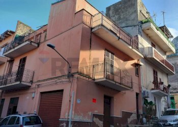 Edificio all\'aperto - Casa indipendente via Trappeto
 
92, San Giuseppe Jato - foto 1