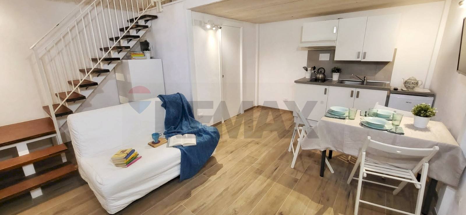 Sala da pranzo - Monolocale Via Domenico Nicolai
 
343, Bari - foto 1