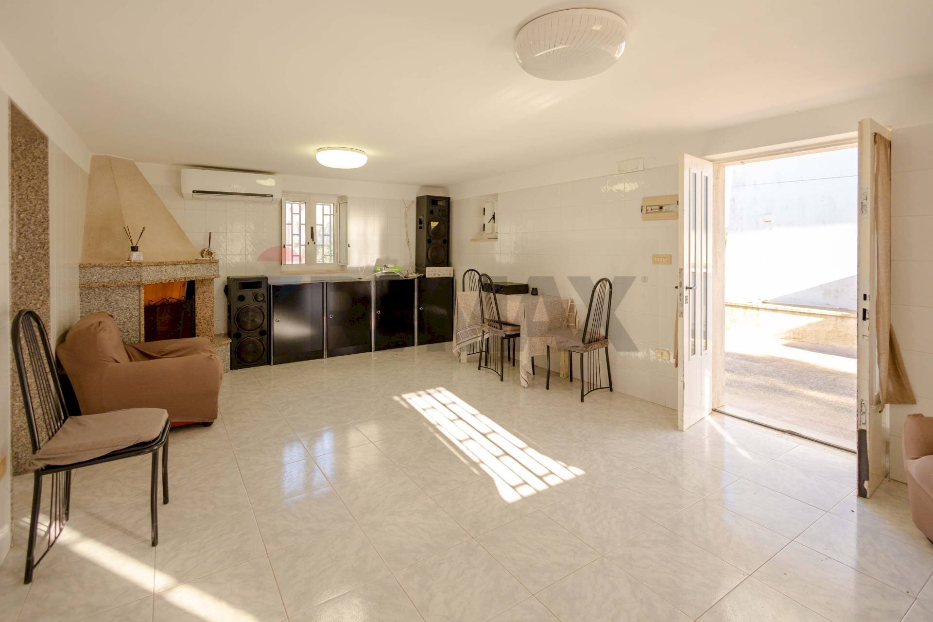 Sala da pranzo - Villa Strada Gianfelice
52, Martina Franca - foto 2