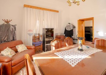 Sala da pranzo - Villa Strada Gianfelice
 
52, Martina Franca - foto 5