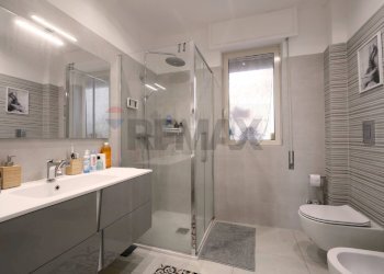 Bagno - Quadrilocale Via Kennedy
 
7, Triggiano - foto 16