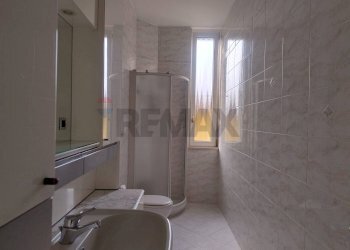 Bagno - Bilocale via Bellini
 
6, Parma - foto 22