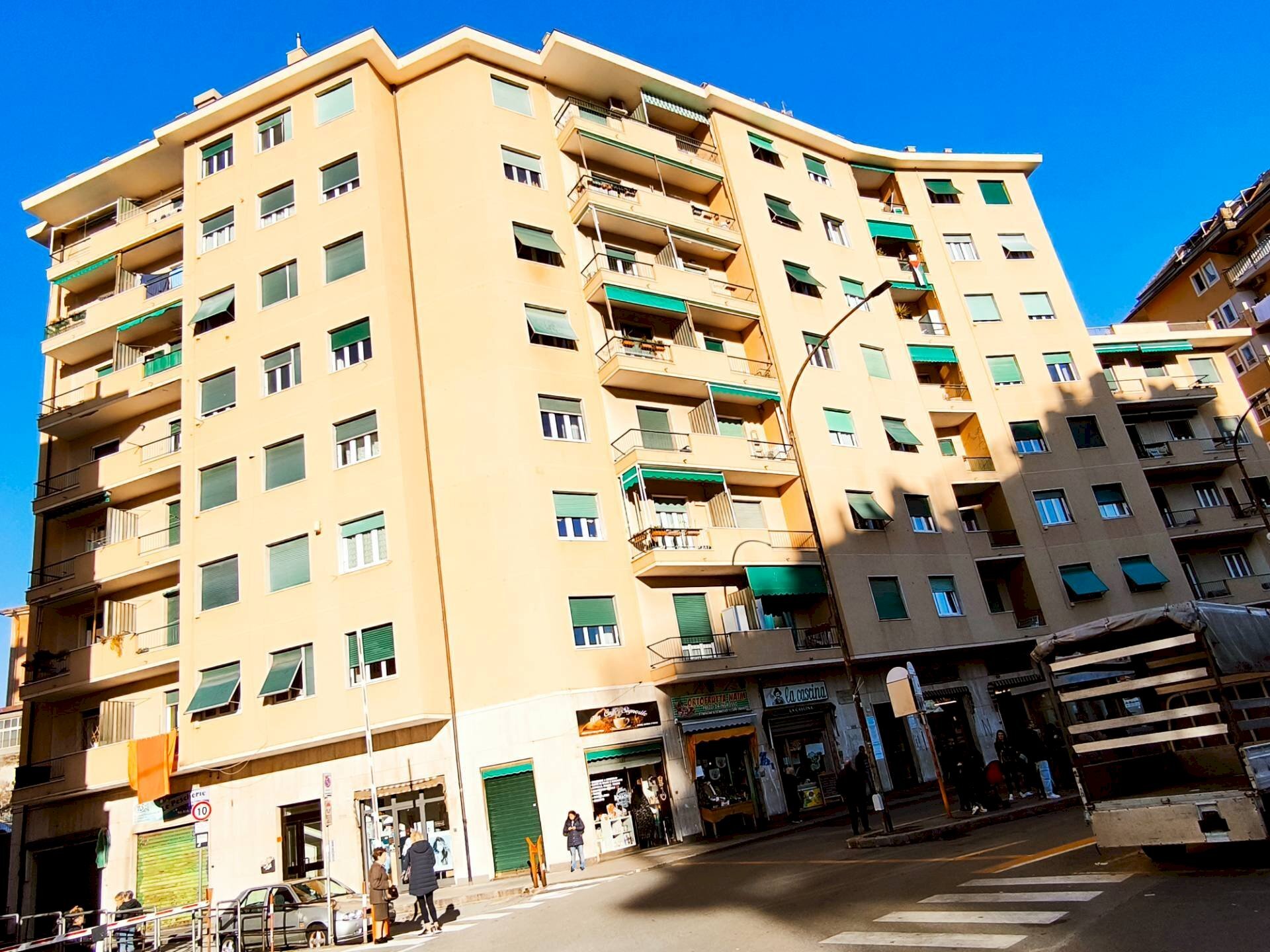 Foto 2 - Bilocale Largo San Francesco Da Paola
 
2, Genova - foto 2