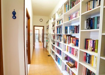 Hall / corridoio - Trilocale via Cecati
 
18/1, Reggio nell'Emilia - foto 5