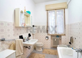 Bagno - Trilocale via Cecati
 
18/1, Reggio nell'Emilia - foto 10