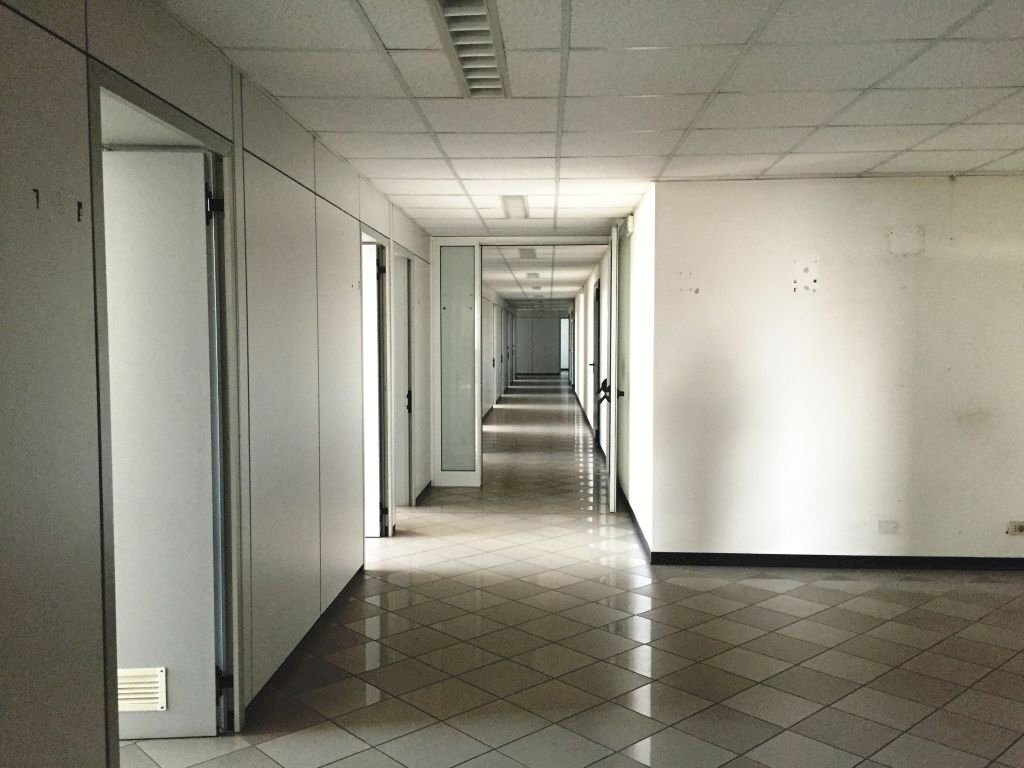 ingresso - Negozio Via Colombo, Piacenza - foto 1