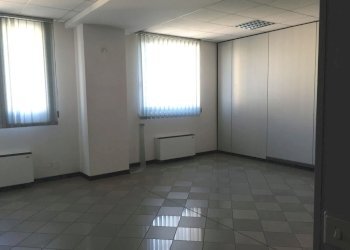 ufficio - Negozio Via Colombo, Piacenza - foto 9