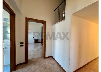 Hall / corridoio - Semi-detached house Bedizzole - photo 42