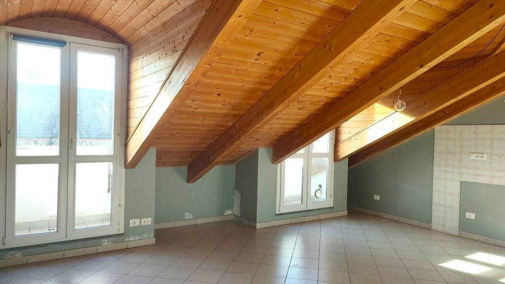 Soggiorno - Trilocale via Giuseppe Talucchi, 32, Torino (zona San Donato) - foto 3