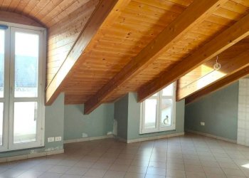 Soggiorno - Trilocale via Giuseppe Talucchi, 32, Torino (zona San Donato) - foto 3