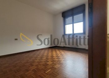 Camera.jpg - Trilocale Via Sant'Ambrogio, Parabiago - foto 9