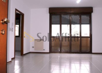 Soggiorno.JPG - Trilocale Via Sant'Ambrogio, Parabiago - foto 18