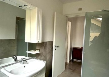 bagno2_orizzontale_hd (1).jpg - Bilocale Via Giovanni Verga 1, Arona - foto 9