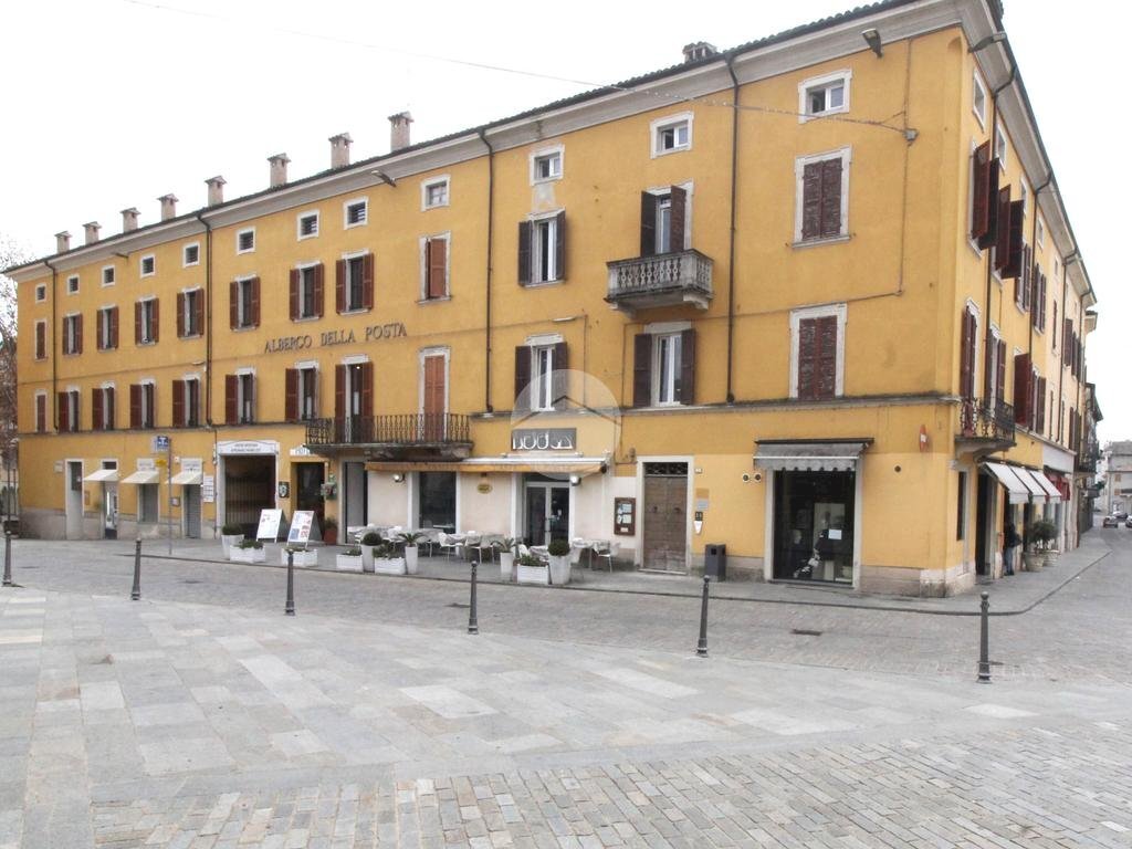 Two-room apartment Piazza Giacomo Ferrari, Langhirano - photo 1