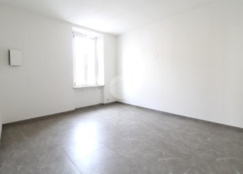 Two-room apartment Piazza Giacomo Ferrari, Langhirano - photo 8