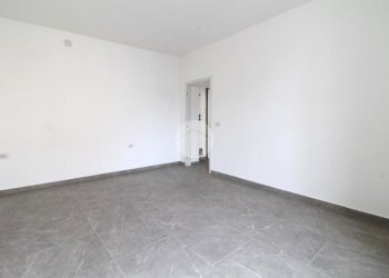 Two-room apartment Piazza Giacomo Ferrari, Langhirano - photo 9