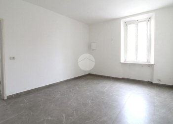 Two-room apartment Piazza Giacomo Ferrari, Langhirano - photo 12