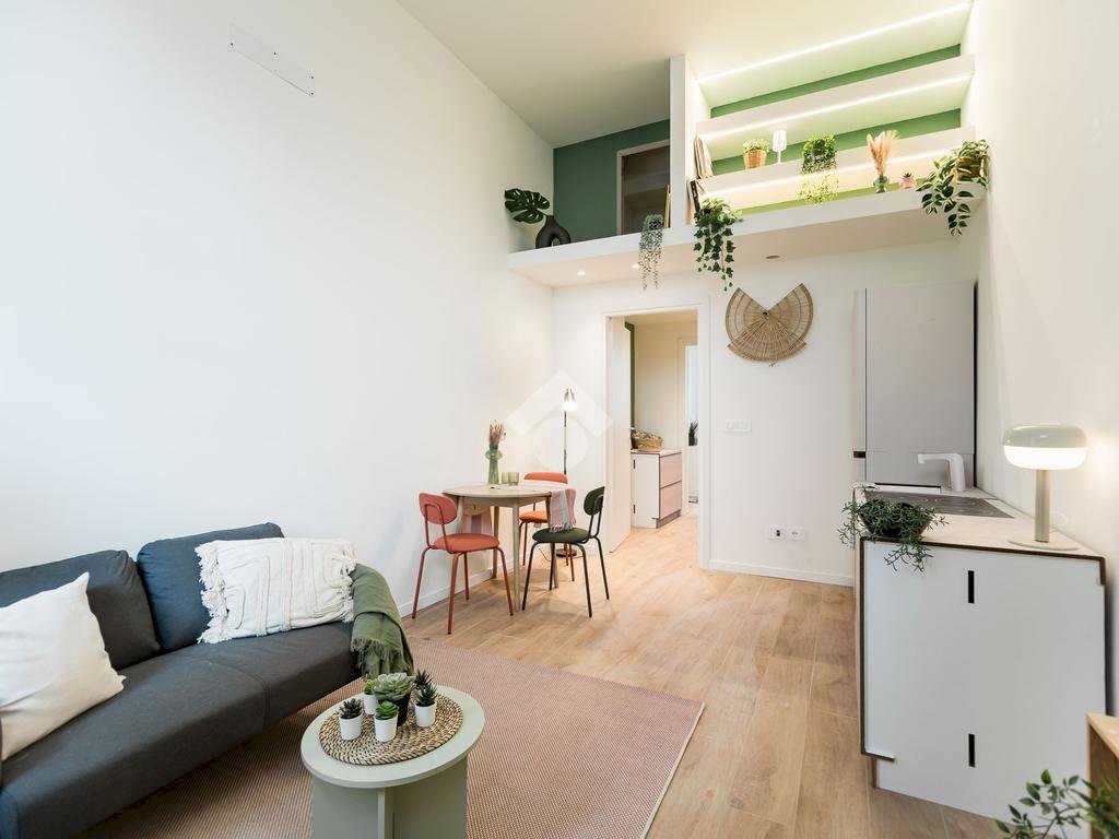 Two-room apartment Via Zurigo, Milano (neighborhood Inganni) - photo 1
