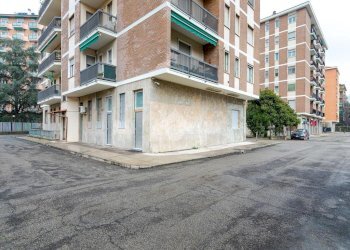 Two-room apartment Via Zurigo, Milano (neighborhood Inganni) - photo 17