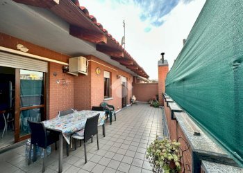 Attic Via Arturo Colautti, Torino (neighborhood Borgo Vittoria) - photo 2