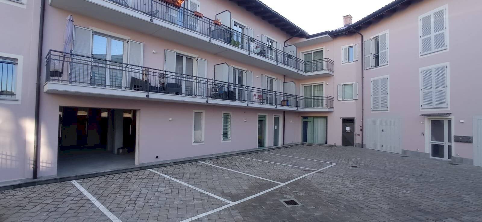 Shop Via Roma, Beinette - photo 3