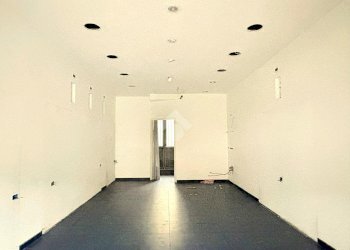 Negozio Negozio Via Torino, Savona (zona Villapiana) - foto 12