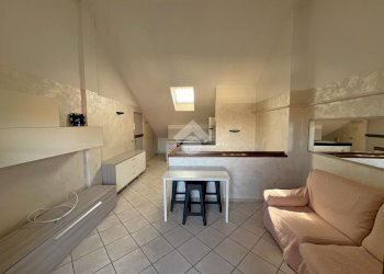 Three-room apartment Via Garibaldi, Carugate - photo 1