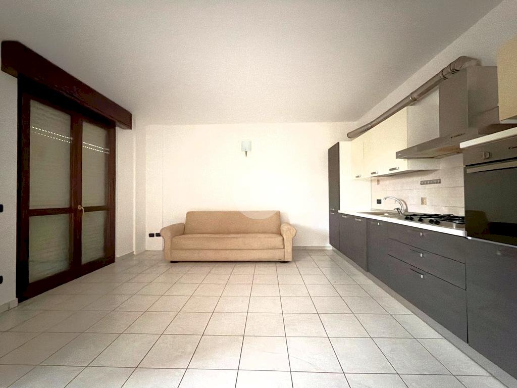 Two-room apartment Piazza Aldo Moro, Santo Stefano Ticino - photo 3