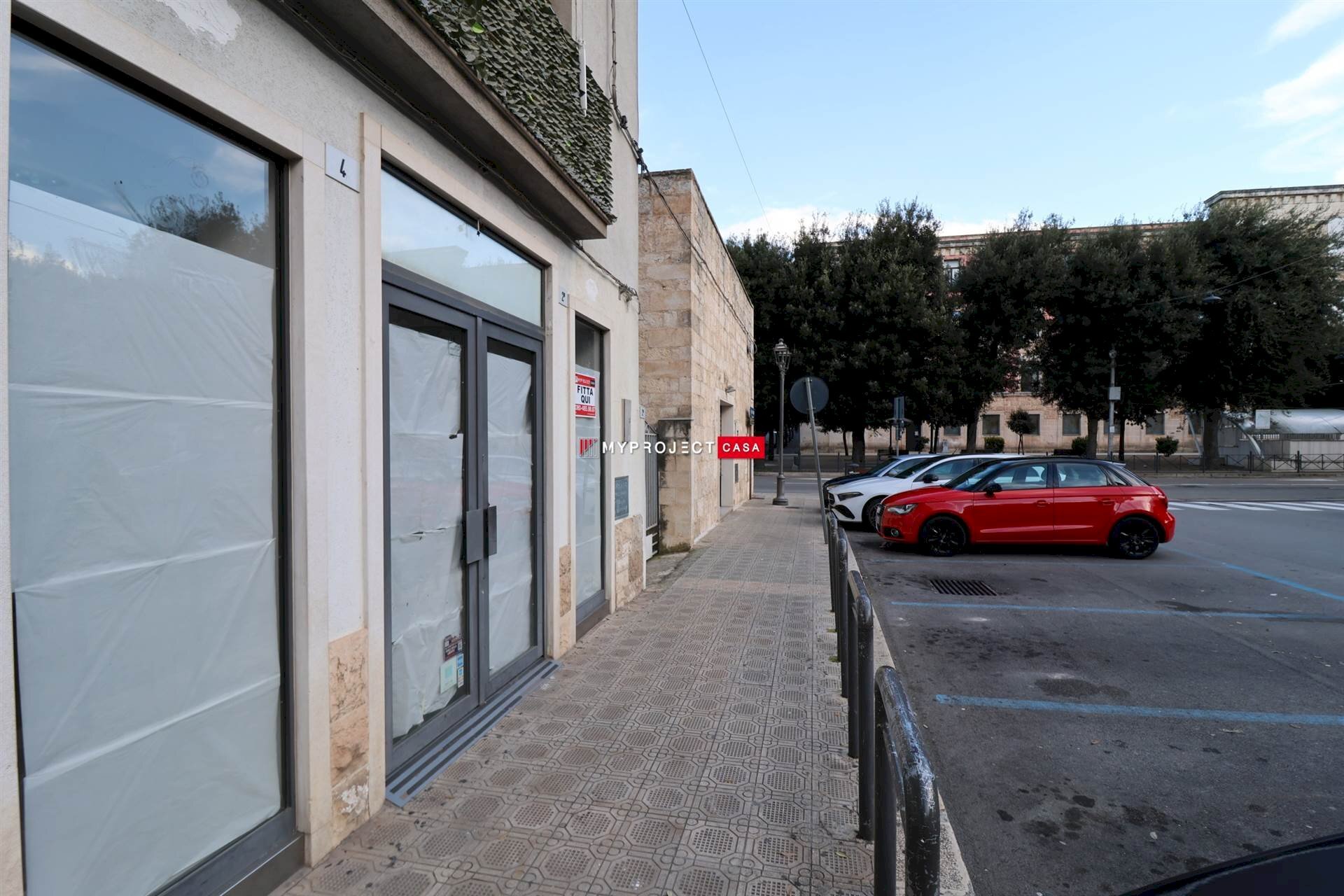 Shop Viale Della Libertà, Martina Franca - photo 3